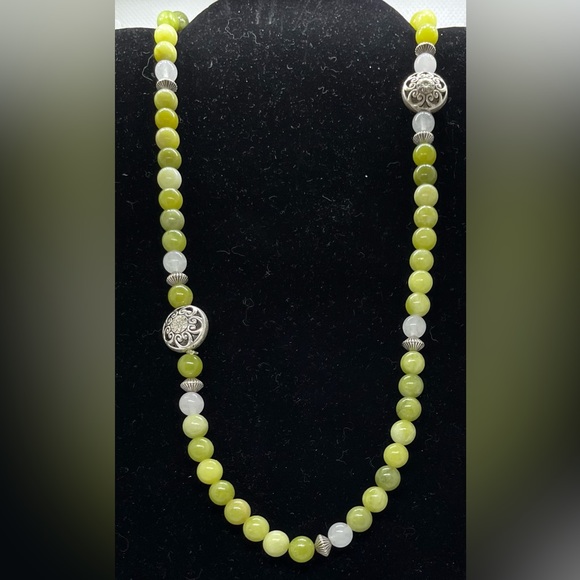 Green and white Jade Half Mala - Picture 1 of 3